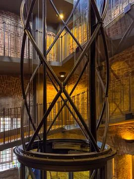 Elevator installation in a historical building during visitor access 库存照片