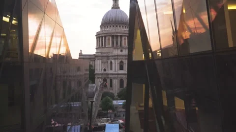 In the elevator lift looking to St. Paul's Cathedral Stock Footage 147142349