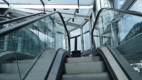 ELEVATOR SKI Stock Footage 121859314