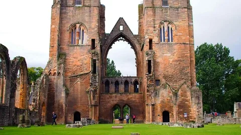 Elgin The Holy Trinity Cathedral on a rainy day 库存影片 79418300