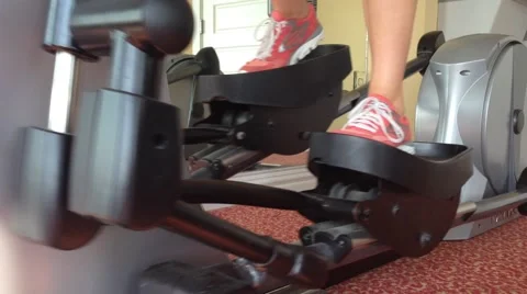Elliptical Cross Trainer Vídeo Stock 40381417