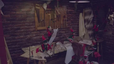 Elves working in a Christmas workshop in Schilliger in Gland 库存影片 293457750
