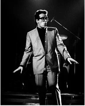 Elvis Costello performs on Solid Gold in 1983 Credit: Ron Wolfson / MediaPunch. Foto stock