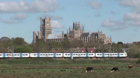 Ely Cathedral and Train Video stock 52364940