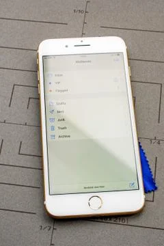 Email app on Apple iPhone Foto stock