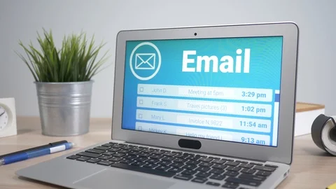 Email app Concept on Laptop Computer Screen Stockbeeldmateriaal 86864058