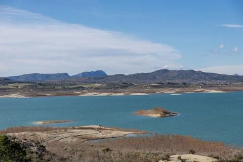 Embalse de la Pedrera, a large artificial reservoir in Alicante, Spain, stunn Stock Photos