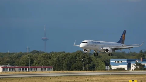 Embraer Lufthansa approach Stock Footage 115814903