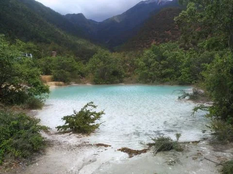 Emerald between the valley Фото