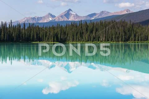 Emerald lake Stock Photos