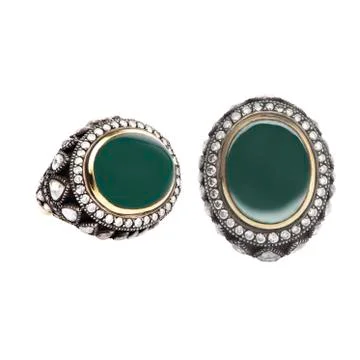 Emerald necklace Stock Photos