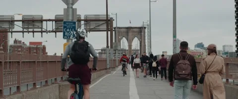 Emergency Call Box - Brooklyn Bridge Establishing Shot Vidéo 153675356