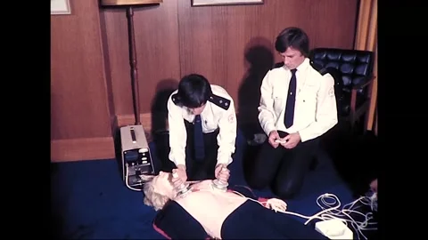 Emergency First-Aid Response Training Demonstration, Australia, 1977 Vídeos de archivo 339541726