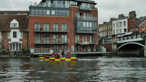 Emergency services pan to Windsor Town Bridge on day of Queens funeral Stockbeeldmateriaal 211820656