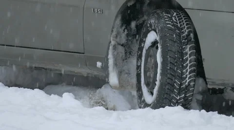 Emergency situation, tire in winter Stock Footage 58800937