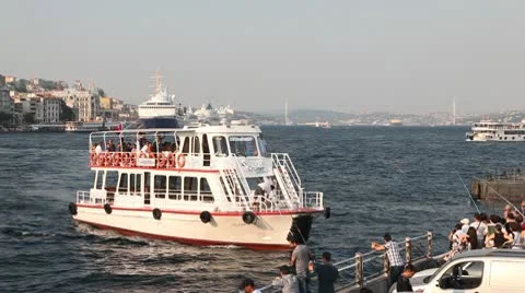 Eminonu pier Stock Footage 9458120