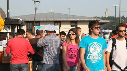 Eminonu pier 스톡 동영상 9461858