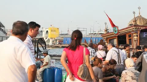 Eminonu pier 스톡 동영상 9472882