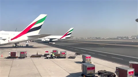 Emirates A380 Pushback Sped up Dubai International Airport Operations 스톡 동영상 329593404