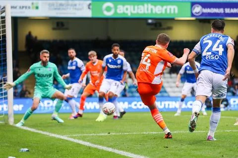 Emirates FA Cup First Round Gillingham v Blackpool Stock Photos