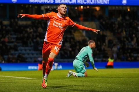 Emirates FA Cup First Round Gillingham v Blackpool Stock Photos