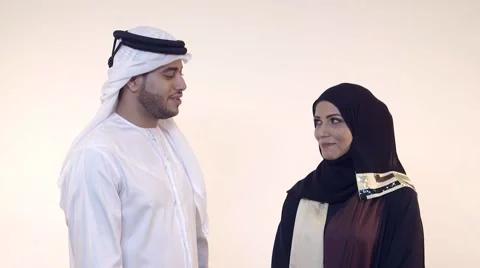 Emirati couple discussing. Stock Footage 54474764