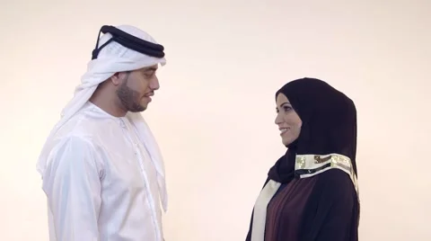 Emirati couple discussing. Stock Footage 54487860