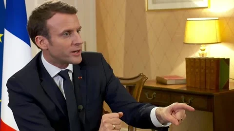 Emmanuel Macron talks about the war between Russia and Ukraine Vidéo 234215053