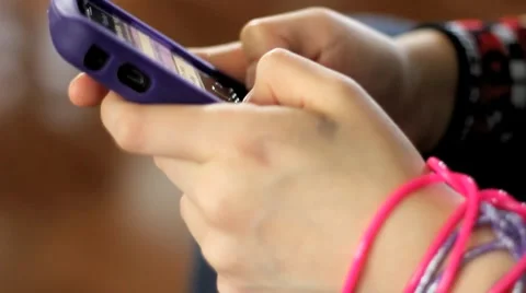 Emo kid texting 2 Vídeo Stock 4280074