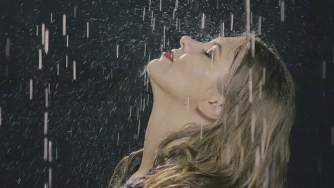 Emotions in the rain 7 Stock-Footage 100109299