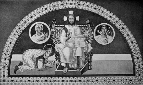 Emperor Justinian in prayer in front of the enthroned Saviour glass mosaic Foto stock
