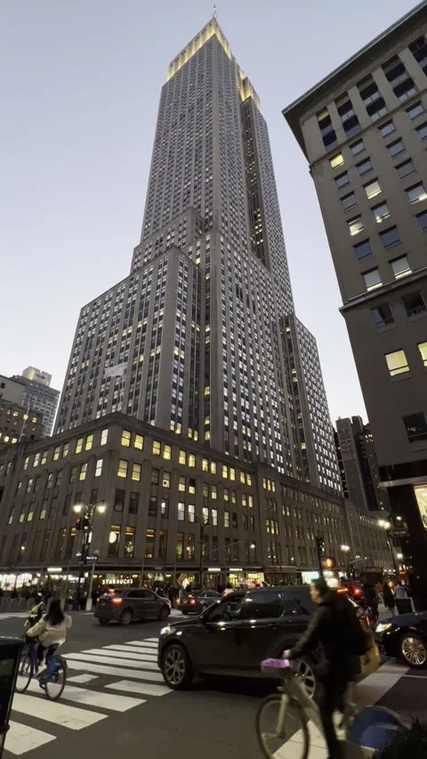 Empire State Building at Dusk in Midtown Manhattan, New York City Stock Footage 328020333