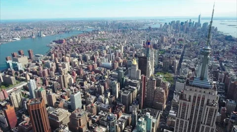 Empire State Building Mast With Lower Manhattan and the Harbor Vídeo Stock 62819199