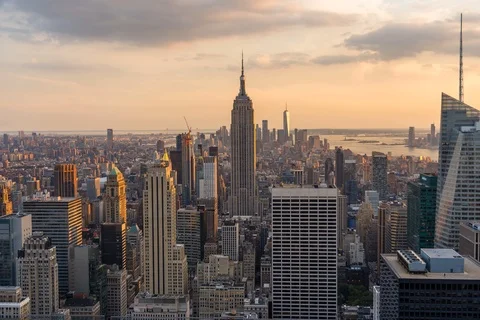 Empire State Building over Manhattan at sunset 库存影片 117001812