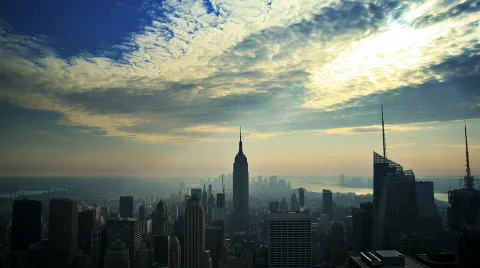 Empire State Building with sunbeams time lapse Stock-Footage 544859