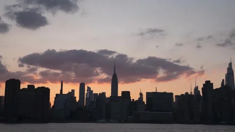 Empire State Building Sunset Timelapse – NYC Skyline Silhouette Video stock 314132955
