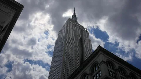 Empire State Building Upward Angle NYC Manhattan New York City USA Timelapse 4K 库存影片 10711129