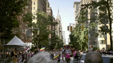 Empire State Building view from Lower 5th ave on Gay Pride Day in NYC Video stock 64958333