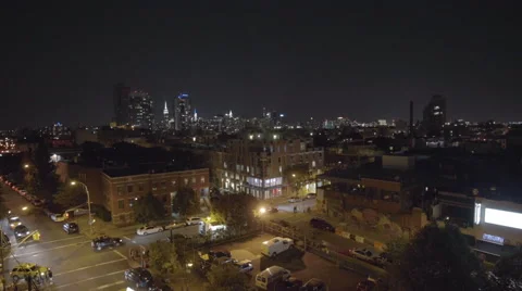 Empire State Building Williamsburg Brooklyn at night in New York City NYC 스톡 동영상 41870812