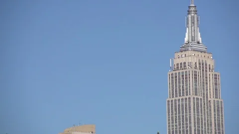 EMPIRE STATE BULDING FAR SLOW MOTION Video stock 87185247