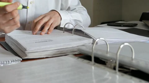 Employed search and highlights possible customers Stock Footage 61507720