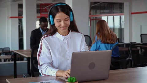 Employee has break at workplace Stock Footage 132211547