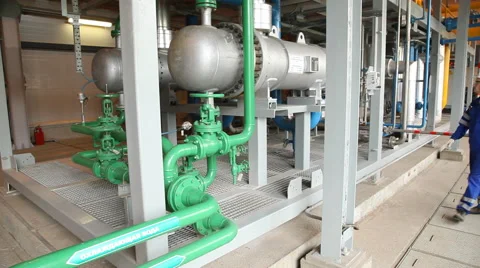 Employee performs inspection Stock Footage 41986703