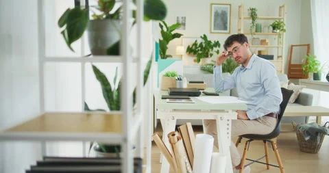 Employee Thinking on Difficult Task Video stock 275826964