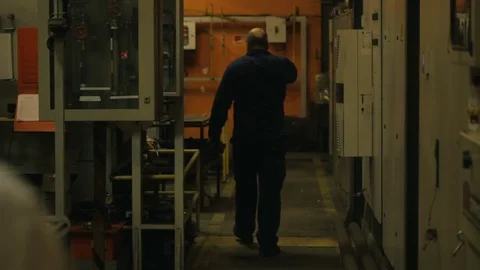 Employee walking 스톡 동영상 73189726