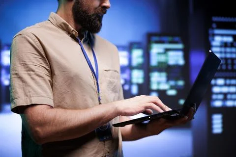 Employee working on server systems Foto stock
