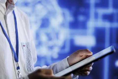 Employee writes AI code on laptop 库存照片
