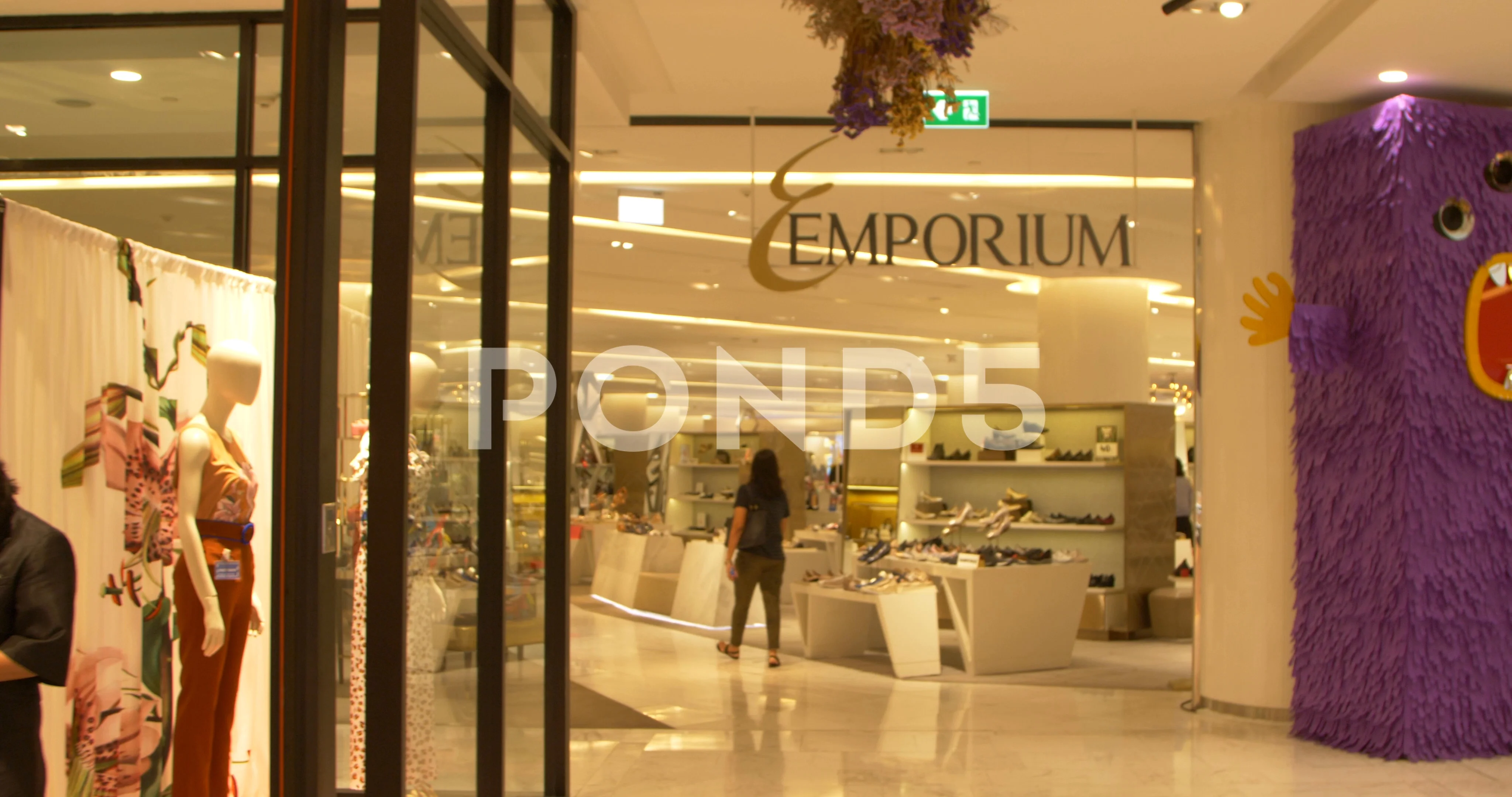 4K] The Emporium luxury shopping mall in Bangkok 