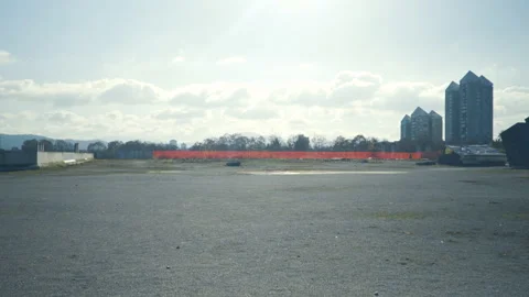 Empty, abandoned construction site in Europe. Vídeo Stock 144797396