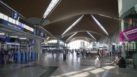 Empty Airport - Covid-19 스톡 동영상 129778190
